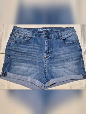 WALLFLOWER Rolled Hem High-Rise Denim Shorts - Blue